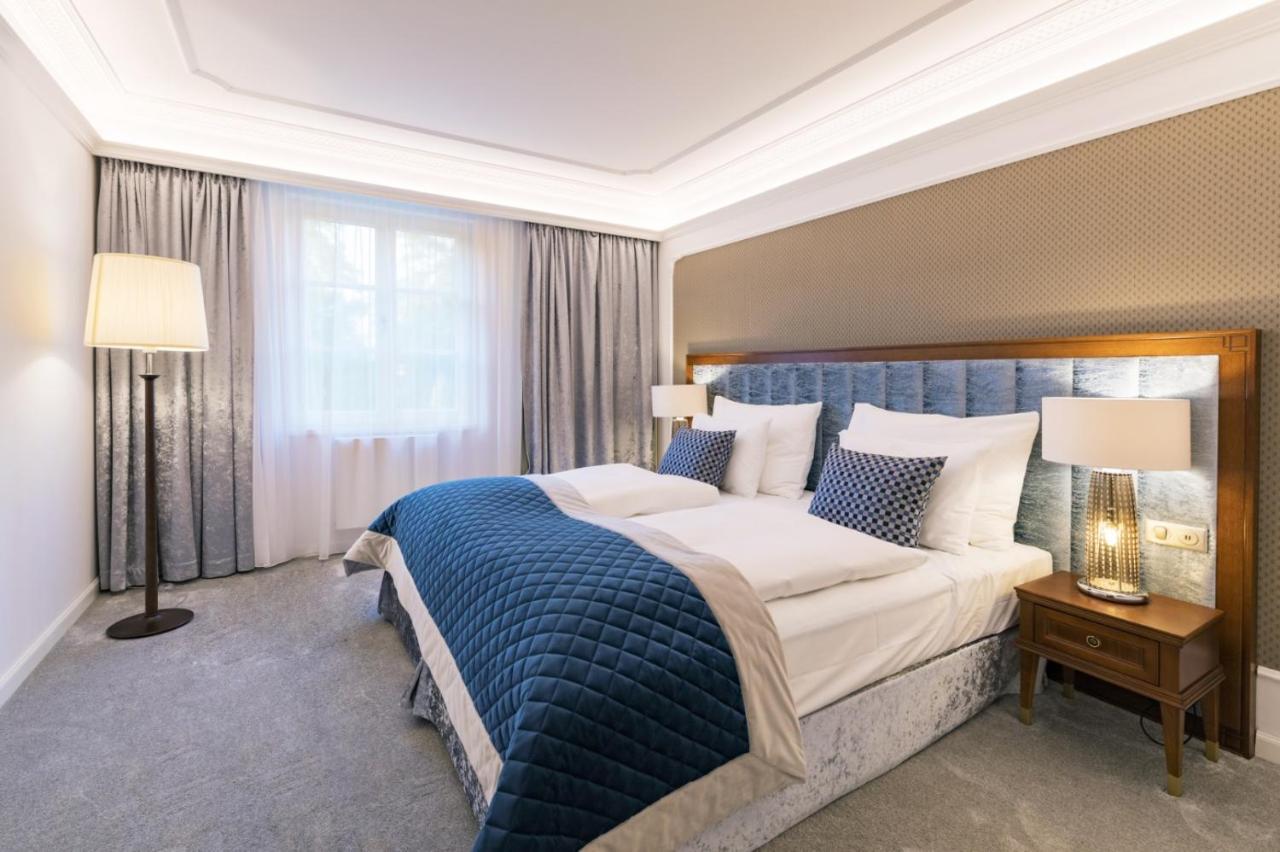 Palace Art Hotel Pezinok Buitenkant foto